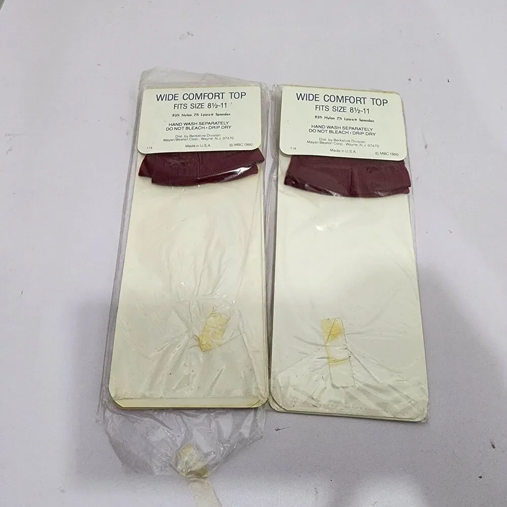 Vintage Berkshire Sheer Knee-Hi Stockings Nylon Sandalfoot Wide Comfort Top Set